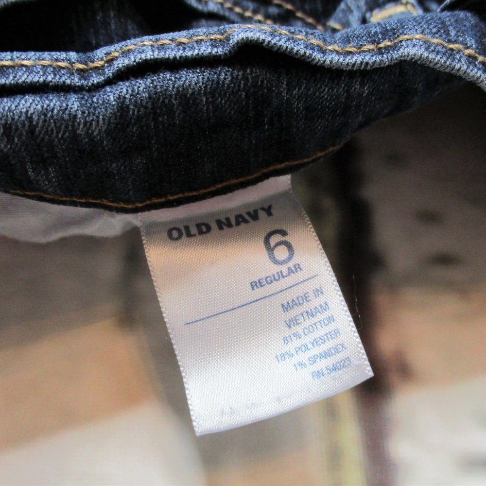 Old Navy The Flirt Low Rise Straight Jeans - Picture 6 of 6